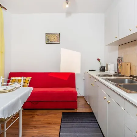 1 Bedroom Lovely In *