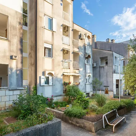 1 Bedroom Awesome In Appartamento *