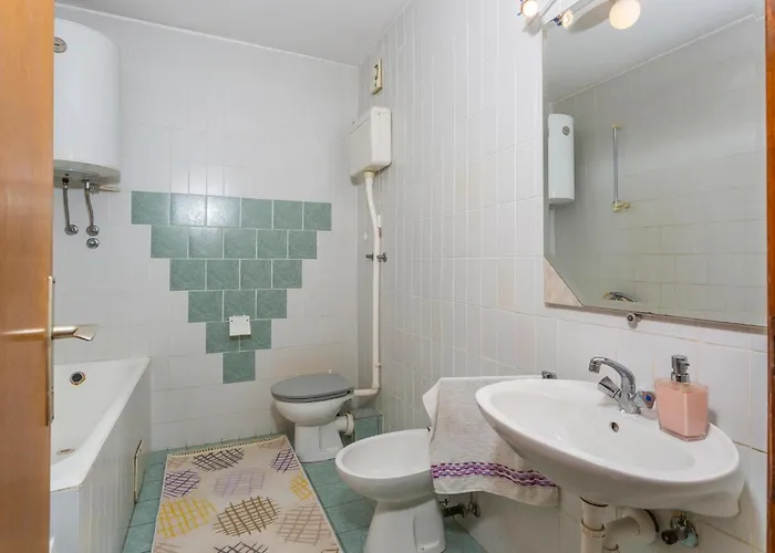 1 Bedroom Lovely In Appartamento