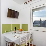 1 Bedroom Awesome In * 니바이스
