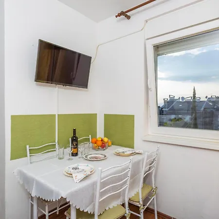 1 Bedroom Lovely In * Njivice