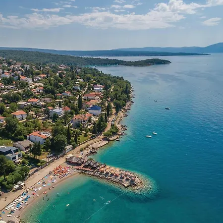 1 Bedroom Lovely In Njivice