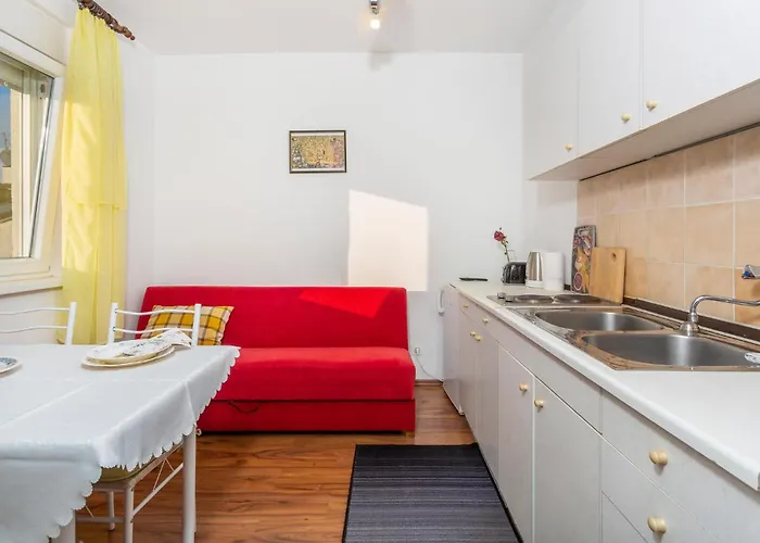 1 Bedroom Lovely In *